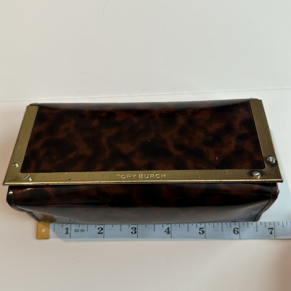 Tory Burch Leopard‎ Glasses Case - Picture 11 of 12